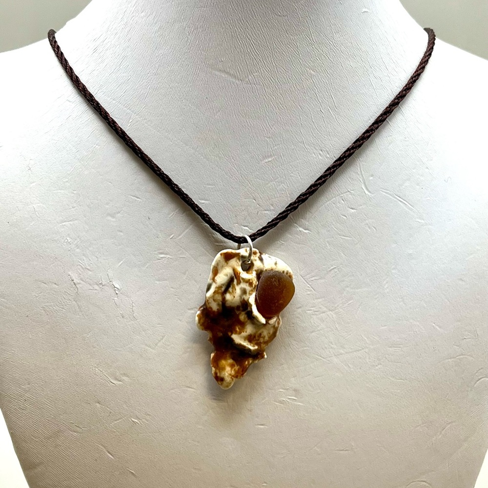 Elegant Brown Pendant Necklace